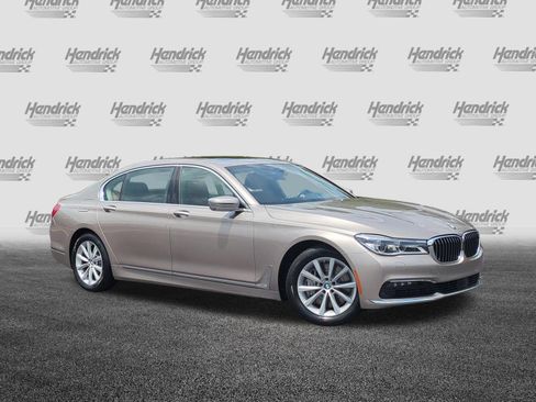 Used 2018 BMW 750i xDrive AWD/4WD image 2