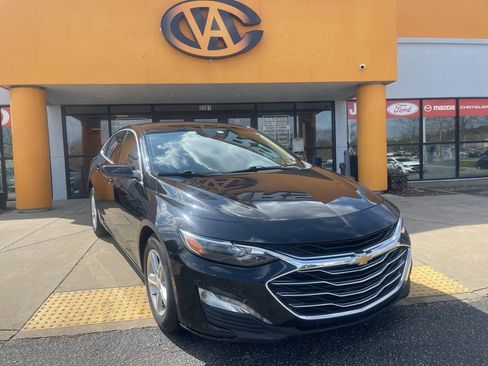 Used 2024 Chevrolet Malibu LT image 1