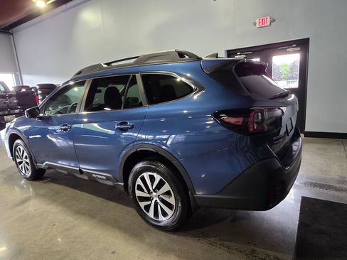 Used 2020 Subaru Outback Premium AWD/4WD image 6