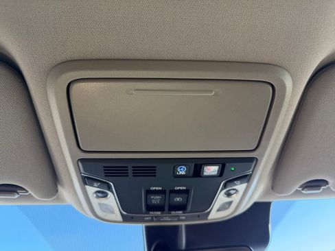 Used 2022 Honda Pilot Elite image 47