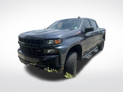 Used 2021 Chevrolet Silverado 1500 Custom Trail Boss w/ LPO, Dark Essentials Package AWD/4WD image 3