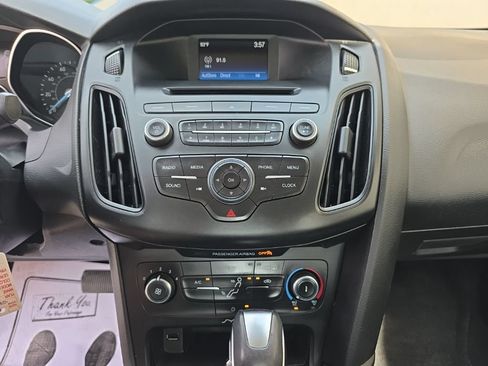 Used 2016 Ford Focus SE FWD image 18
