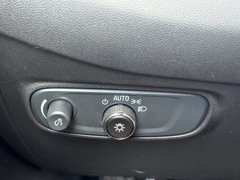 Used 2024 Chevrolet Equinox LT FWD image 13
