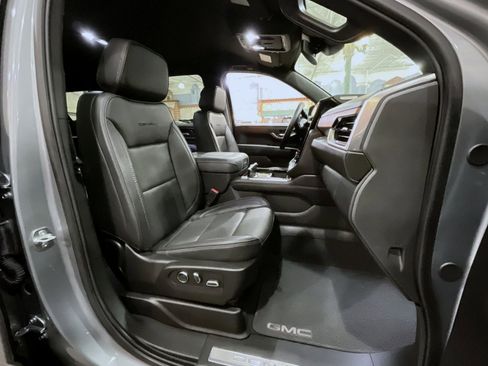 Certified 2025 GMC Yukon XL Denali image 15