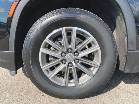 Used 2023 Chevrolet Traverse LT w/ LPO, Floor Liner Package FWD image 31