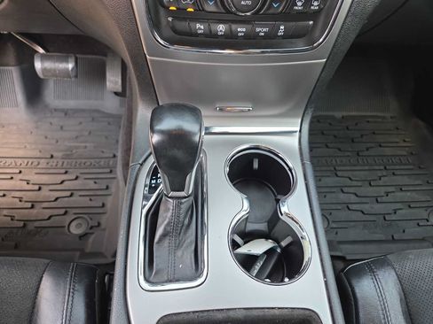 Used 2018 Jeep Grand Cherokee Altitude AWD/4WD image 25