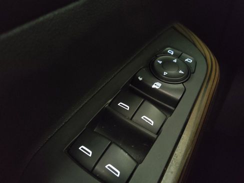 Used 2018 GMC Acadia SLE image 27