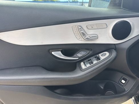 Used 2021 Mercedes-Benz C 300 Sedan image 8