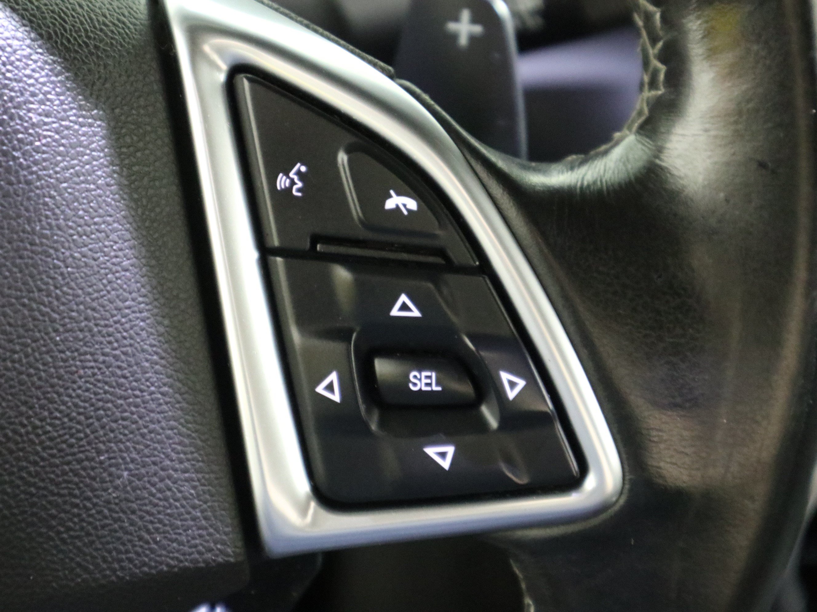 Used 2020 Chevrolet Camaro LT RWD image 28