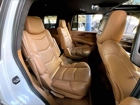 Used 2017 Cadillac Escalade Platinum image 20