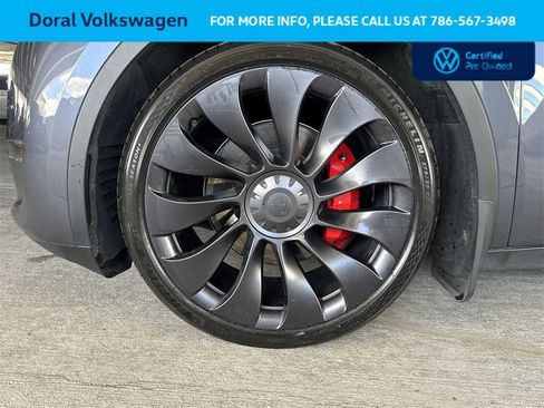 Used 2022 Tesla Model Y Performance image 10