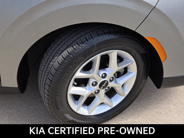 Certified 2025 Kia Soul LX w/ LX Technology Package FWD image 6