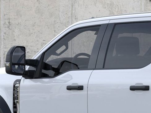 New 2025 Ford F550 4x4 Crew Cab image 20