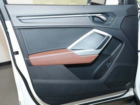 Used 2023 Audi Q3 2.0T Premium image 22