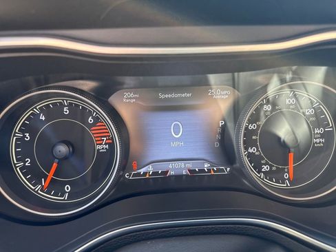 Used 2023 Jeep Cherokee Altitude Lux image 18