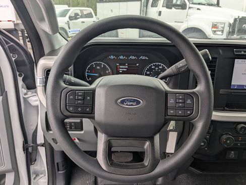 New 2024 Ford F550 4x4 Regular Cab Super Duty image 17