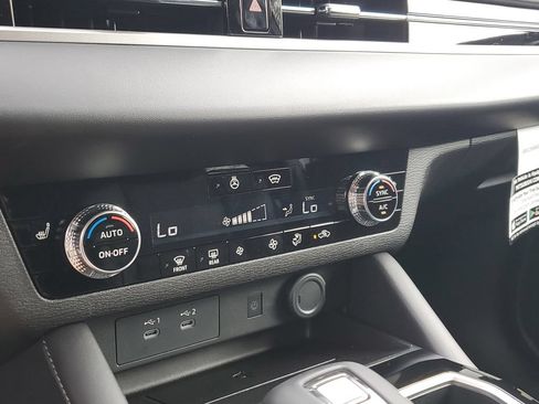 New 2026 Mitsubishi Outlander AWD image 28