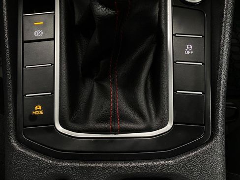 Used 2020 Volkswagen Jetta GLI Autobahn image 25