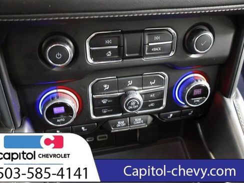 Used 2022 Chevrolet Suburban LT image 21