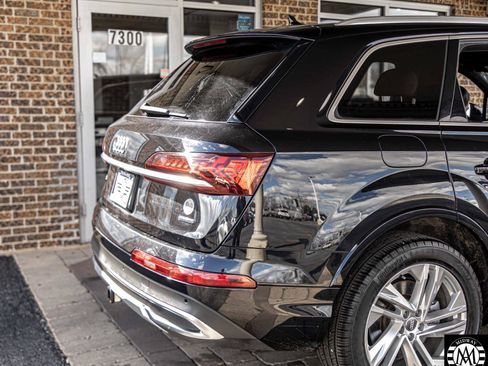 Used 2020 Audi Q7 3.0T Premium w/ Convenience Package AWD/4WD image 10