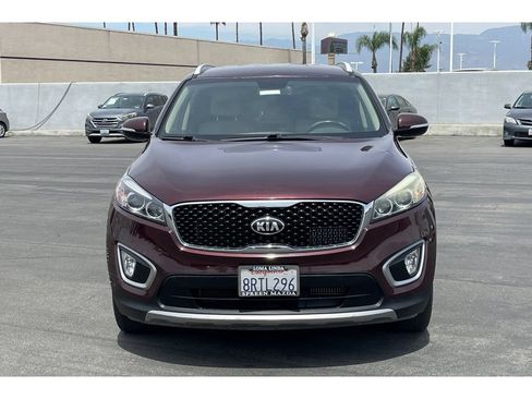 Used 2017 Kia Sorento EX FWD image 2