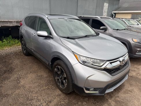 Used 2018 Honda CR-V Touring image 2