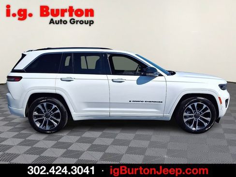 Used 2023 Jeep Grand Cherokee Overland AWD/4WD image 7