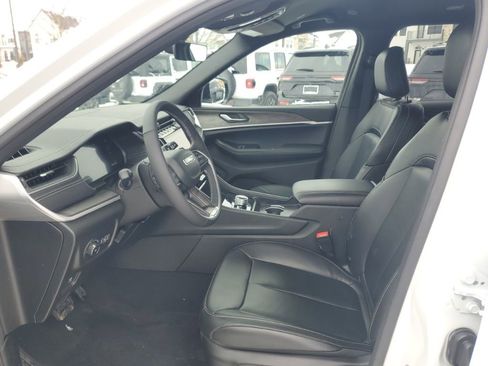 New 2025 Jeep Grand Cherokee L Limited AWD/4WD image 5