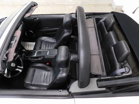 Used 2013 Ford Mustang GT Premium image 39