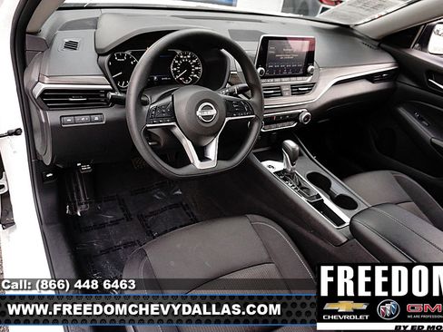 Used 2025 Nissan Altima 2.5 SV image 6