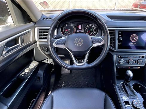 Certified 2021 Volkswagen Atlas SE w/ Towing Package AWD/4WD image 4