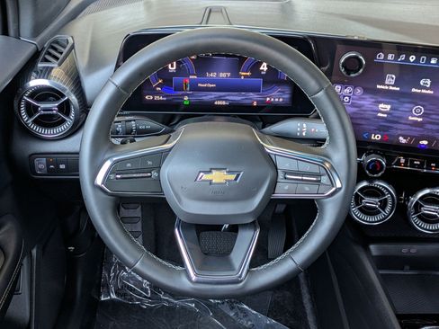 New 2025 Chevrolet Blazer EV LT image 13