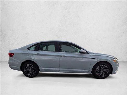 Used 2019 Volkswagen Jetta SEL Premium image 4