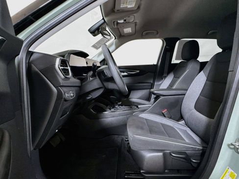 Used 2025 Chevrolet TrailBlazer LT FWD image 17
