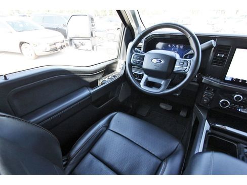 Used 2025 Ford F350 Lariat AWD/4WD image 11