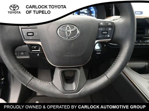 Used 2023 Toyota Crown Limited image 19