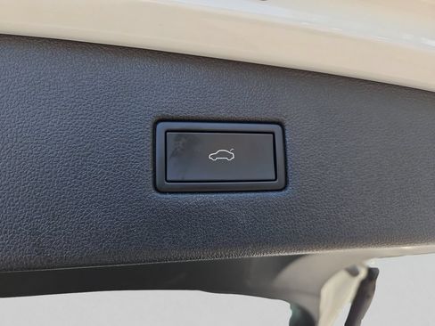 Certified 2022 Volkswagen Tiguan SE AWD/4WD image 20