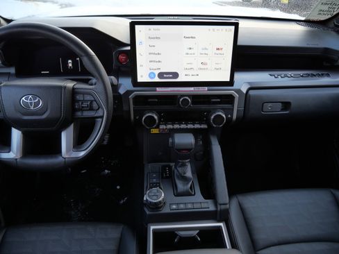 Used 2024 Toyota Tacoma TRD Off-Road image 10