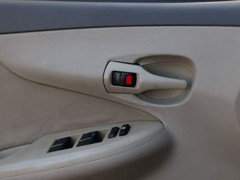 Used 2009 Toyota Corolla S image 38