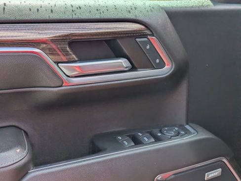 Used 2022 Chevrolet Silverado 1500 LT Trail Boss w/ Convenience Package II image 8