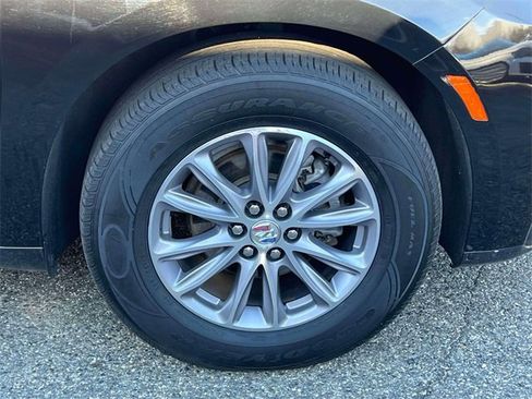 Used 2024 Buick Enclave Premium image 11