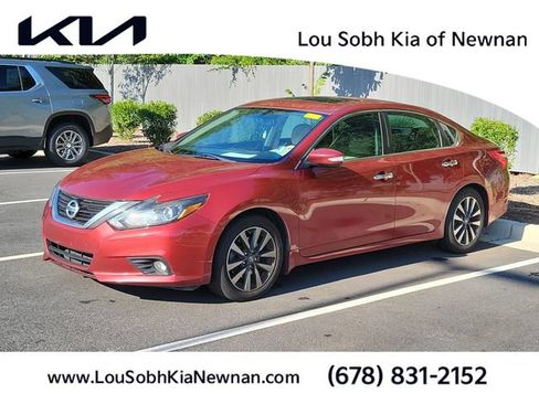 Used 2017 Nissan Altima 2.5 SL w/ 2.5 Technology Package FWD image 1