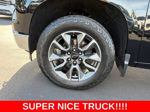 Used 2023 Chevrolet Silverado 1500 LT AWD/4WD image 9