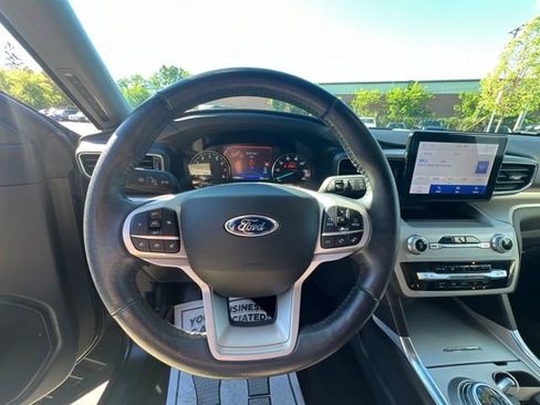 Used 2023 Ford Explorer XLT w/ Equipment Group 202A AWD/4WD image 27