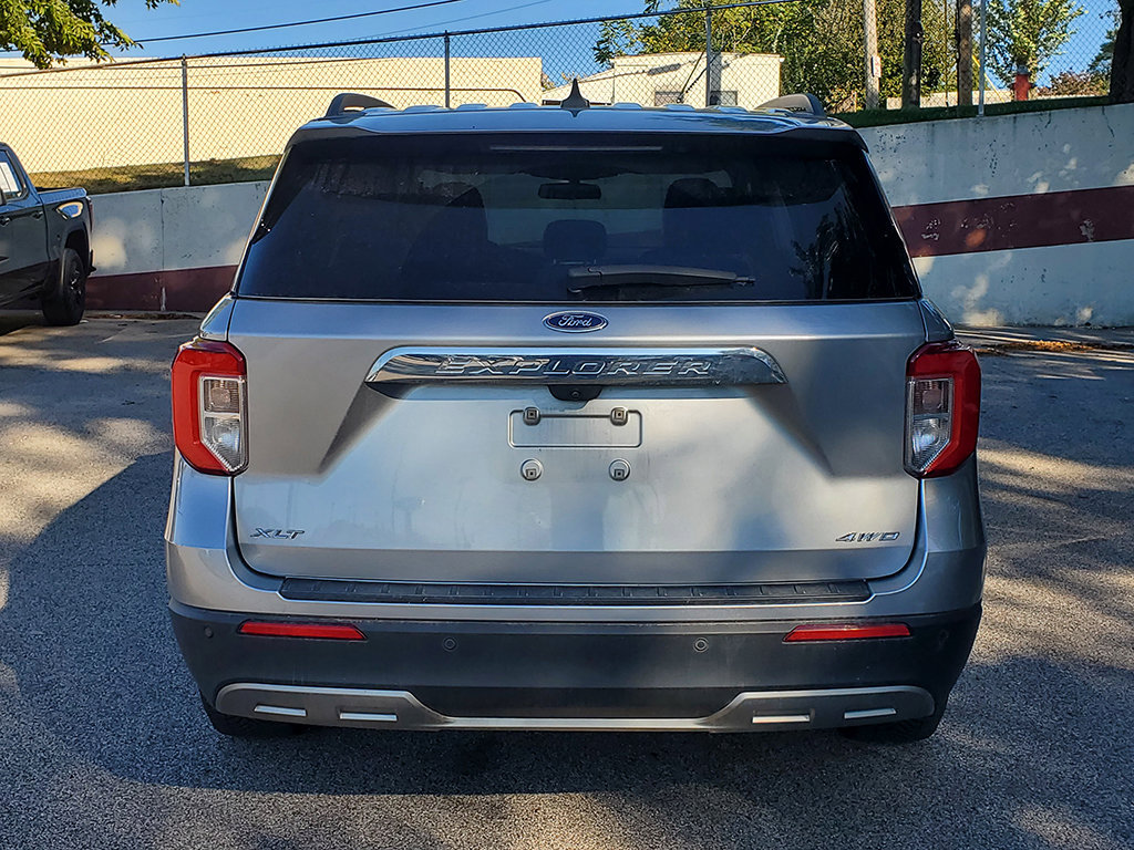 Used 2021 Ford Explorer XLT w/ Equipment Group 202A AWD/4WD image 5