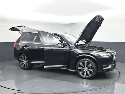 Used 2023 Volvo XC90 B6 Ultimate w/ Protection Package Premier image 54