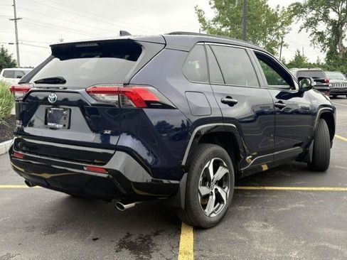 Used 2024 Toyota RAV4 SE w/ Weather & Moonroof Package AWD/4WD image 7