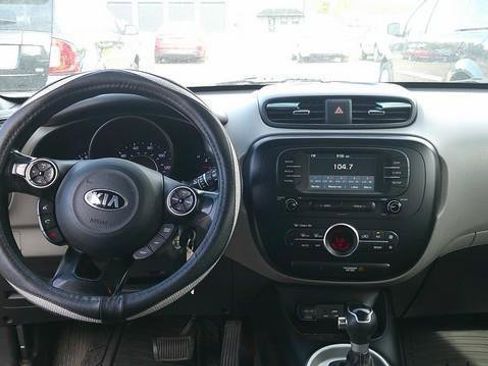 Used 2017 Kia Soul + FWD image 10