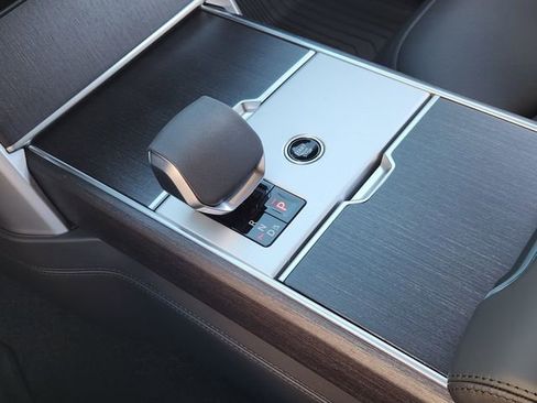 New 2026 Land Rover Range Rover SE image 14