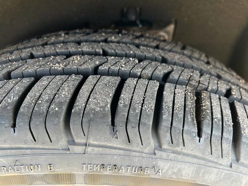 Used 2017 Lincoln MKX Reserve image 18